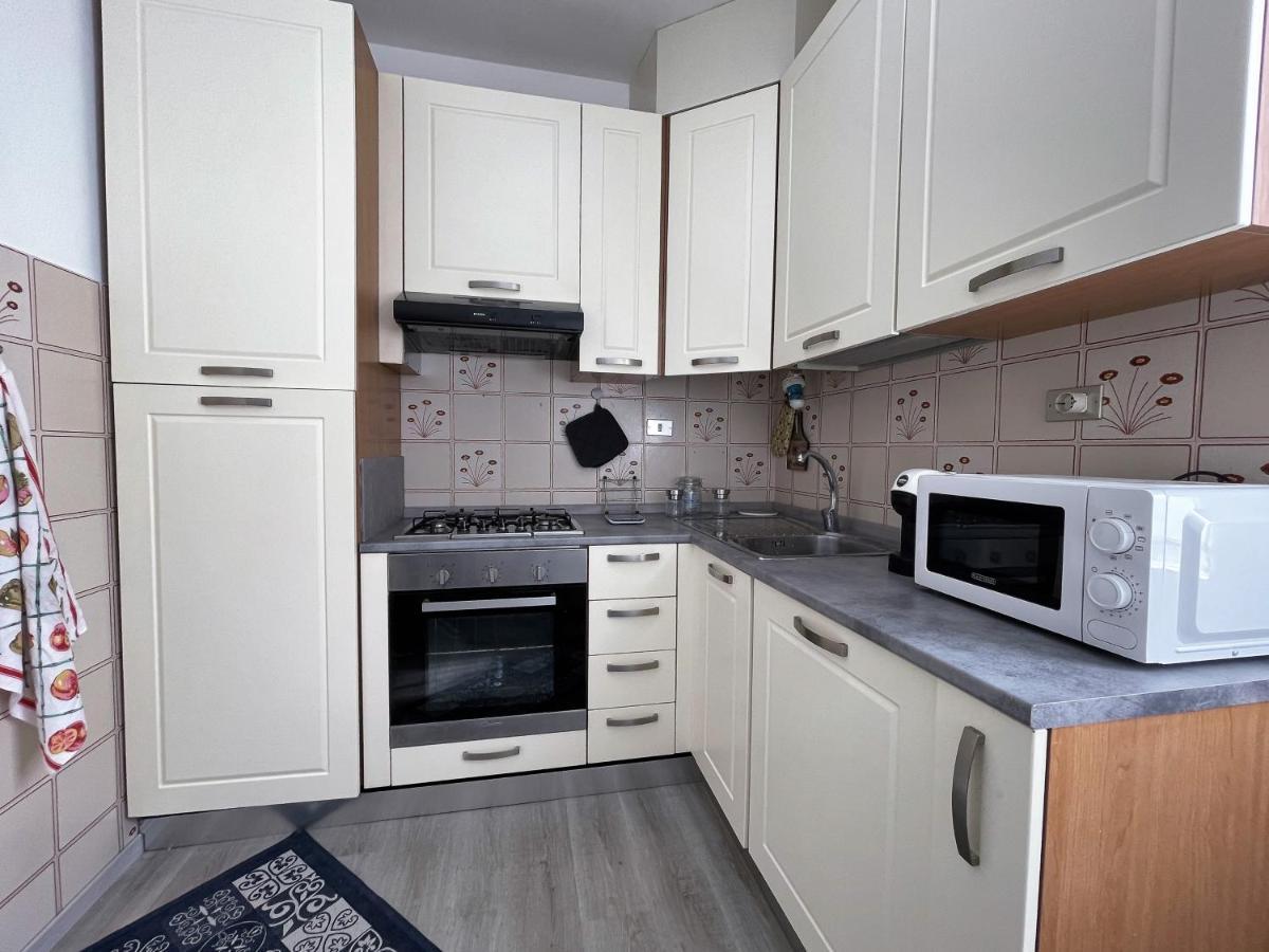 Stefano'S Guests House: 2 Bedrooms & Parking In ヴィアレッジョ エクステリア 写真